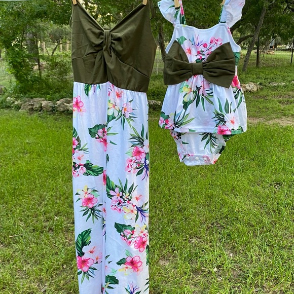 Pat Pat Mom & Baby dress and onsie - Picture 2 of 5